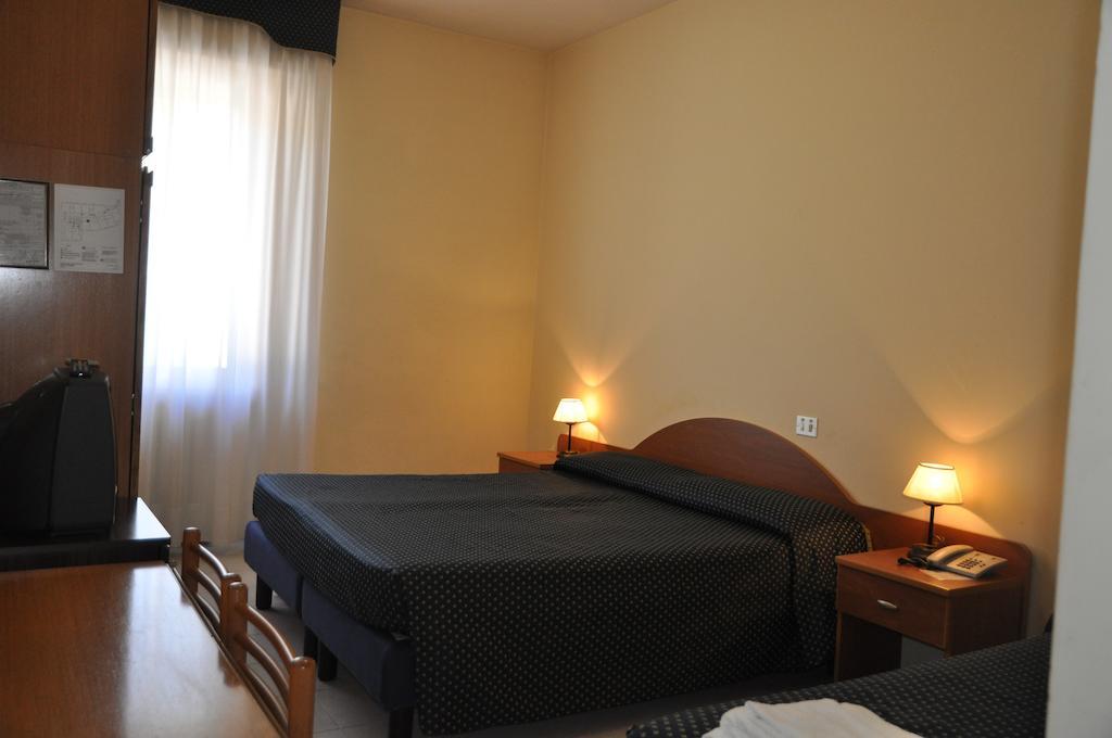 Hotel Terme Di San Vittore Genga  Pokoj fotografie
